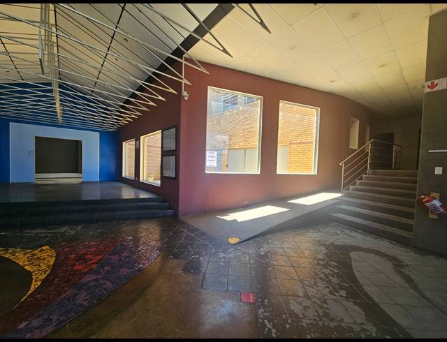 8,120M² WAREHOUSE TO LET IN MEADOWDALE